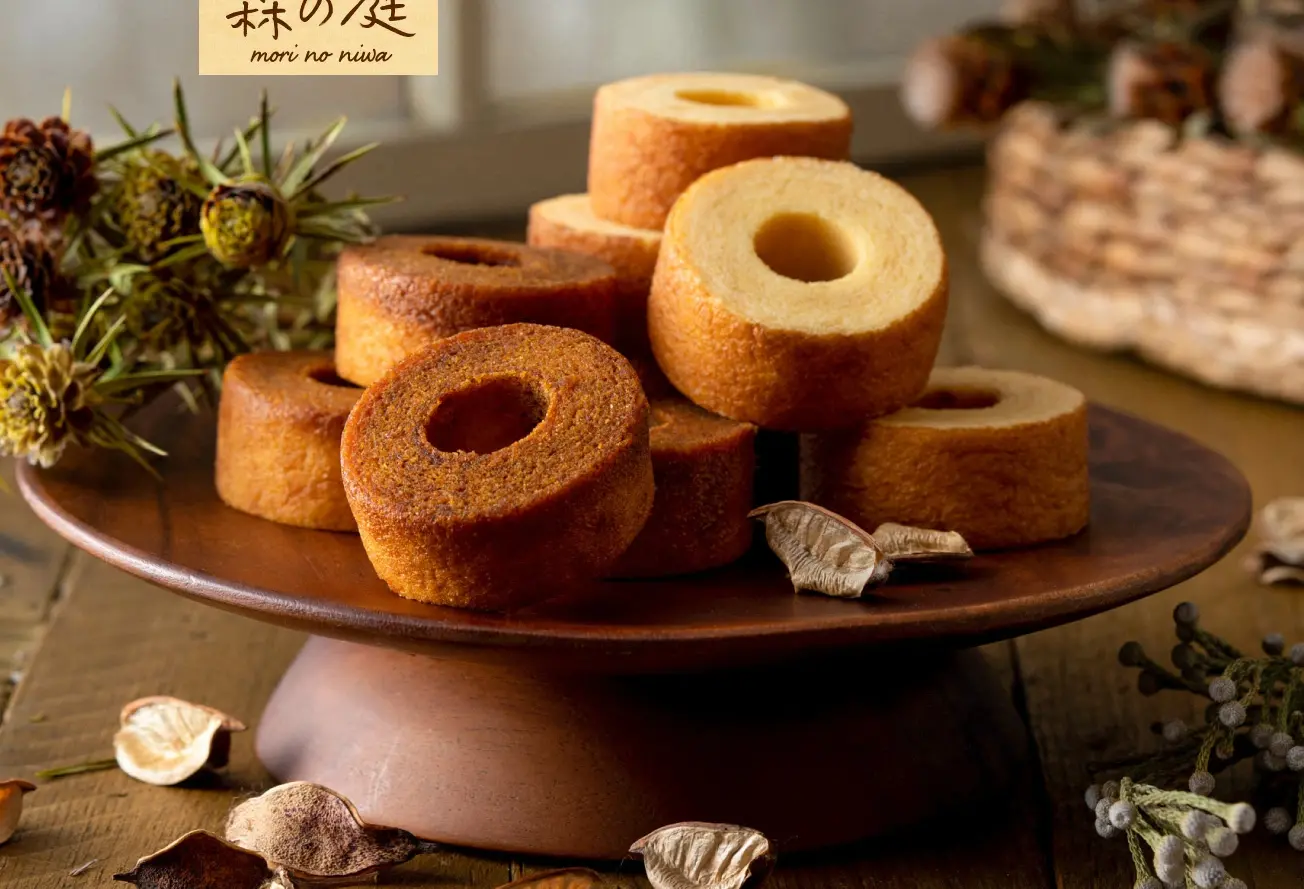 Mori no Niwa Assortment of Baumkuchen Soaked in Burnt Caramel LP design (Western confectionery / Brown tones / Natural style) PC version