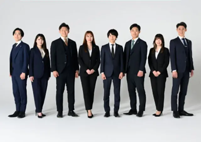PMG New Graduate Recruitment Site LP design (Graduate recruitment / Shades of grey / Simple) Mobile version